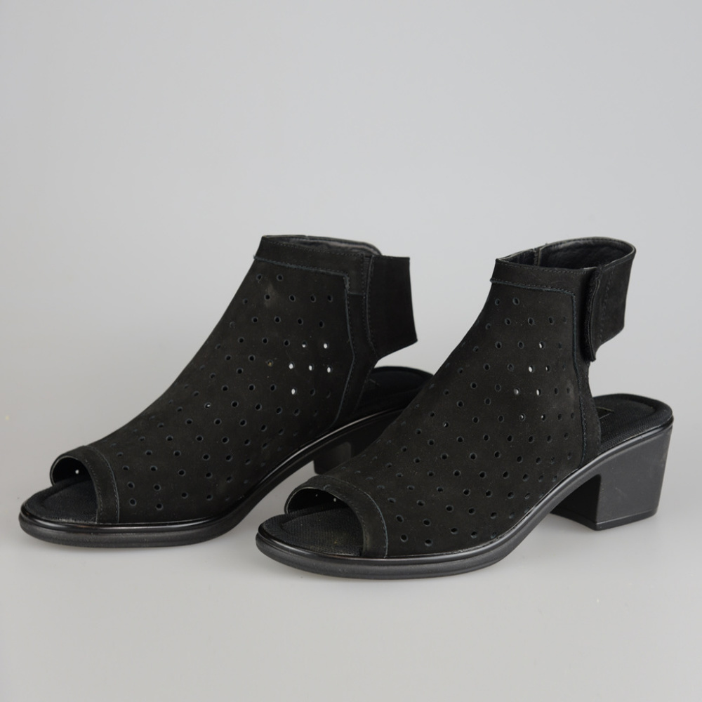 New STEVEN by Steve Madden Phoebiey black sandal